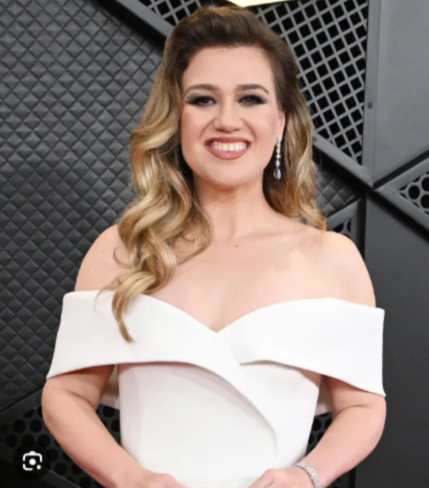 SHOCKING NEWS: Kelly Clarkson Leaves Her Fans Gasping For Air With Today Big Announcement