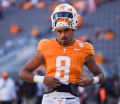 SHOCKING UPDATE: Vols Moves For “redshirt freshman” As Iamaleava In A Devastating Injury