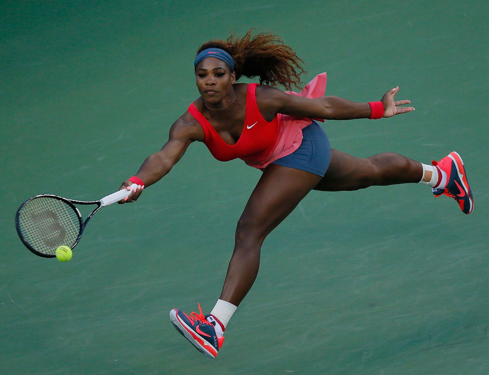 HISTORIC: Serena Williams Shocks Fans with Game-Changing Muscle Recovery Brand