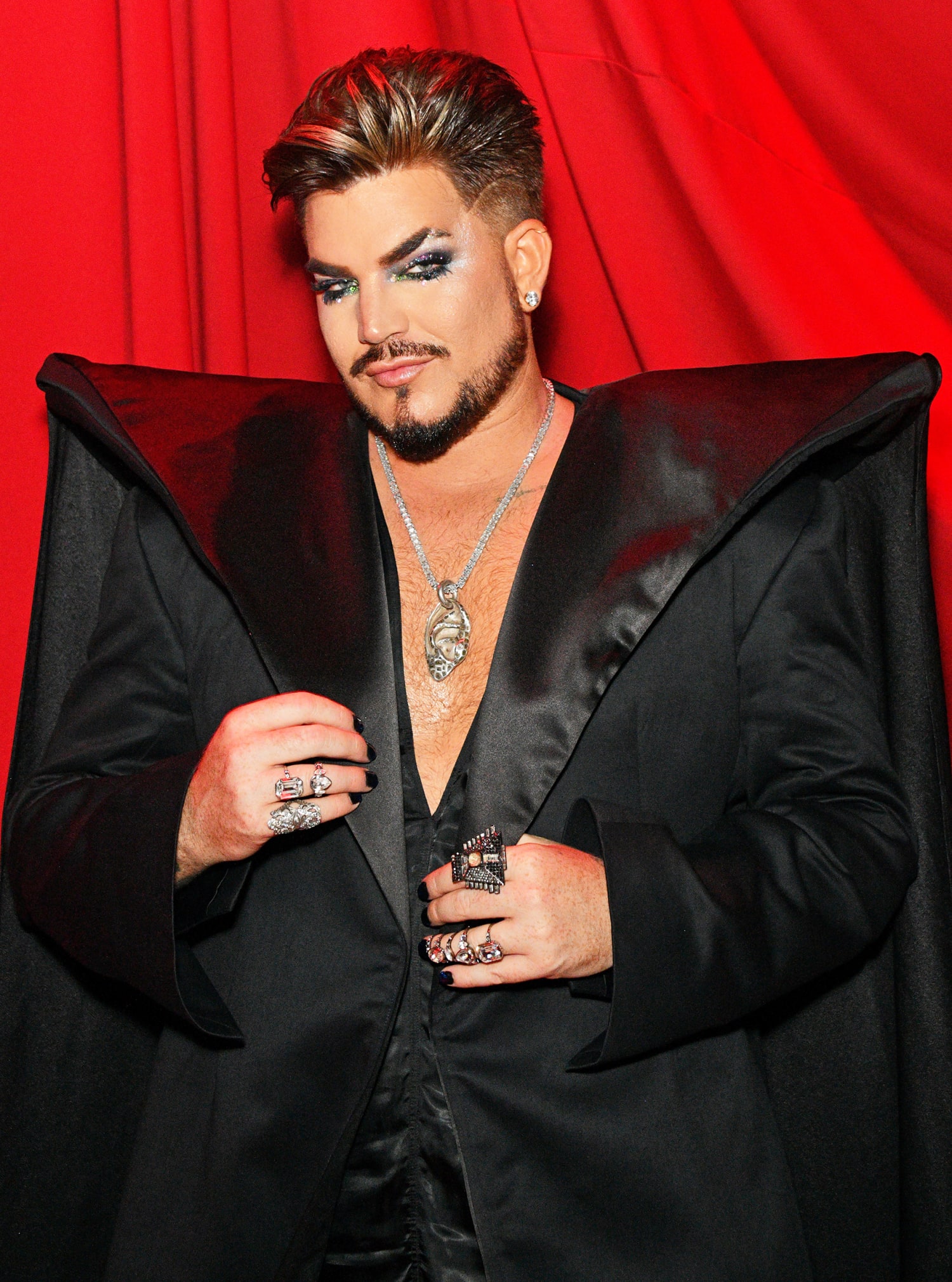 BOMBSHELL: Adam Lambert’s Powerful On-Stage Rebuke Highlights ‘Cabaret’s’ Antisemitic Themes