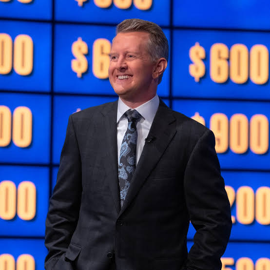 “Ken Jennings Stunned by ‘Jeopardy!’ Champ’s Winning Streak – Fans Say He’s the Next Big Thing!”